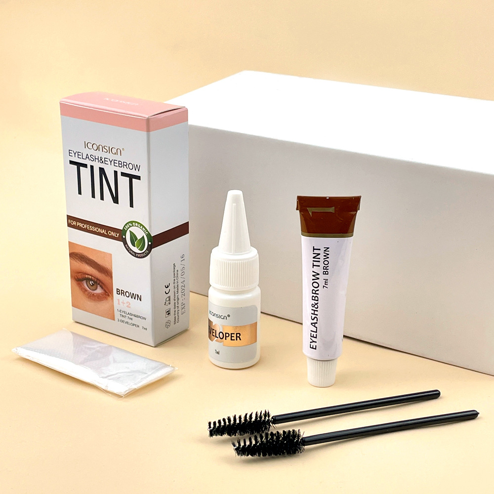 Zestaw do farbowania brwi i rz – Eyebrow Pomade Pencil recenzja i cena