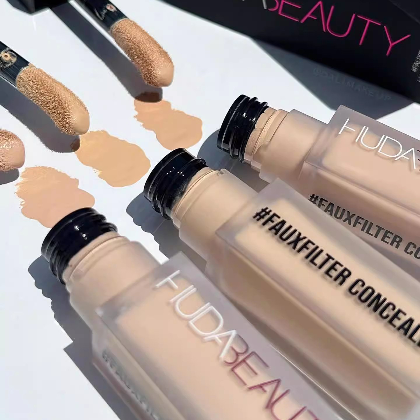 Kosmetyki do makijażu twarzy i – Huda Beauty Makeup Mini Kit recenzja i cena