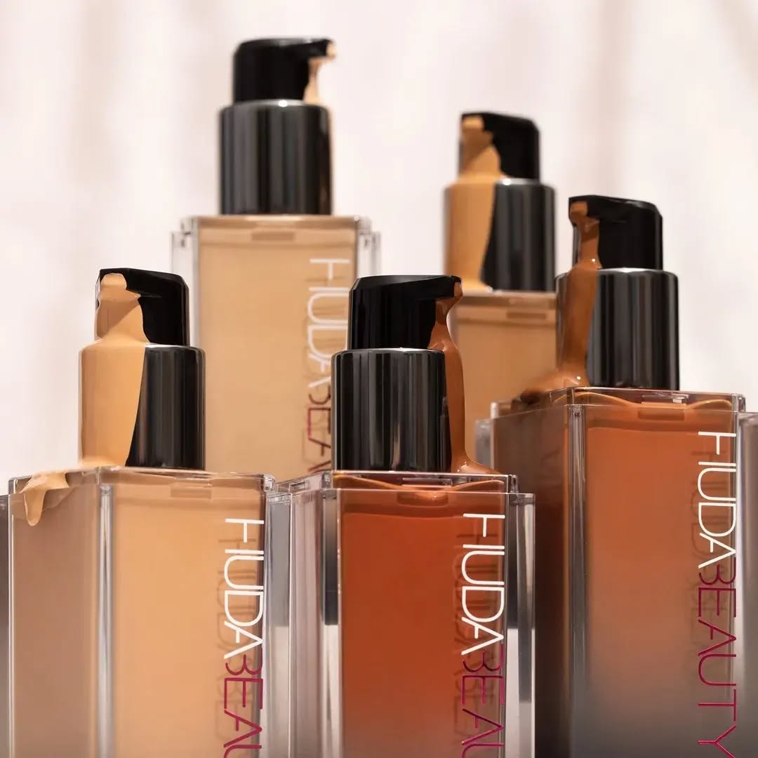 Baza nawilżająca 34 ml z kwase – Huda Beauty Makeup Mini Kit recenzja i cena